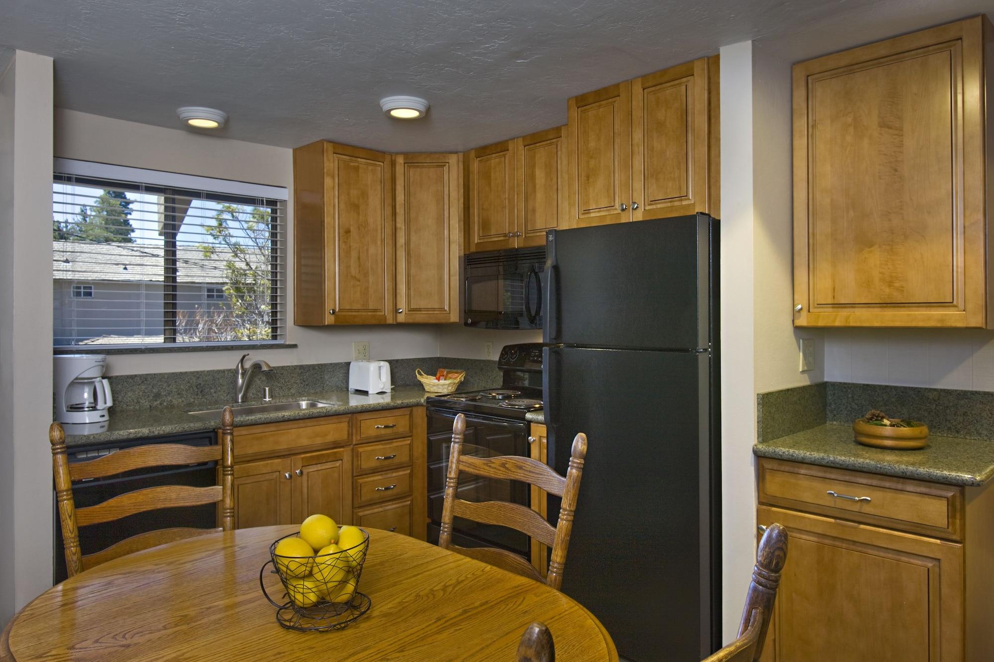 Tahoe Lakeshore & Spa Lodge